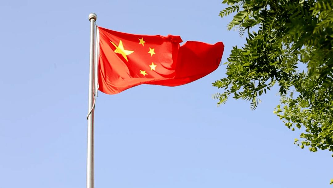 57岁不会做饭不会做家务，闹过四个绯闻老公，却没有一个是真的