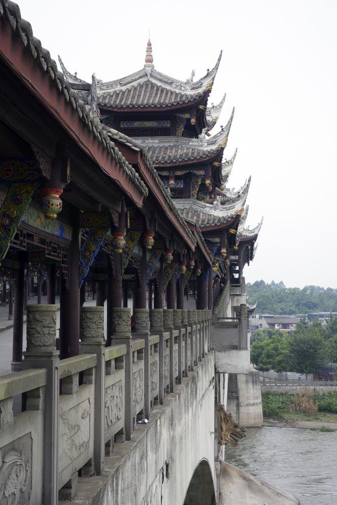 一个家庭存款100万三套房子在县城里属于什么级别？