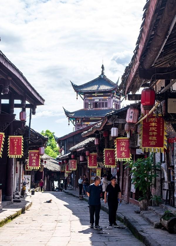 《金婚》：为何没人叫文丽“佟嫂”?